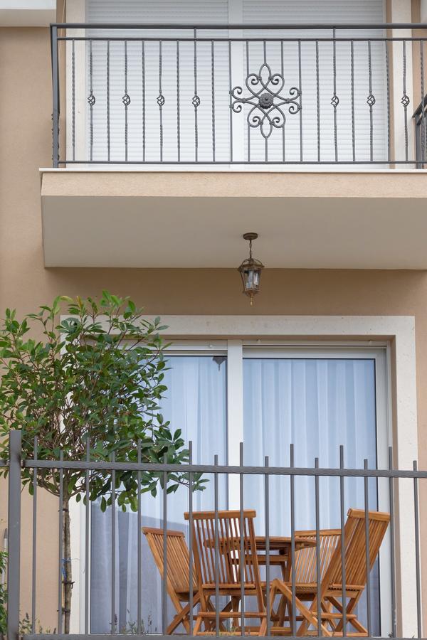 Apartment Soleada Vida Херцег Нови Екстериор снимка